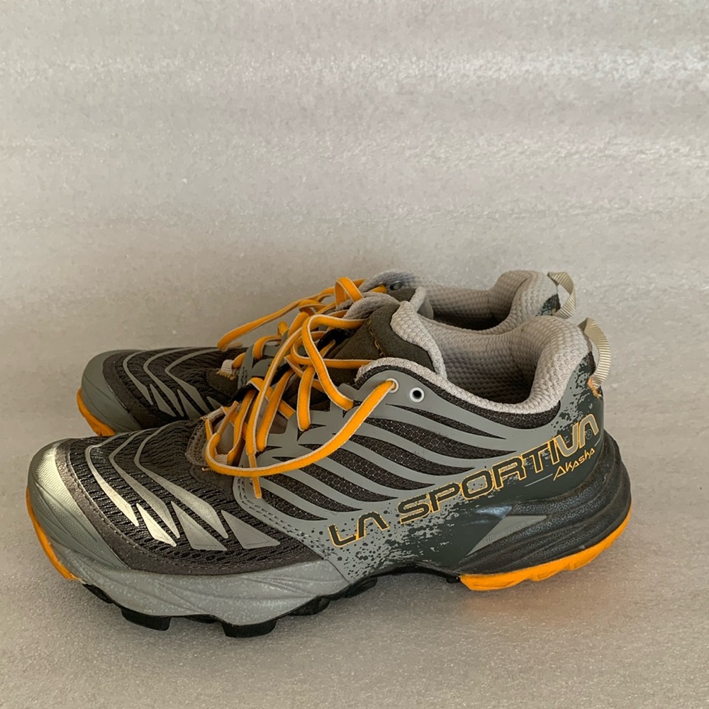 La Sportiva Akasha Women’s Hiking Trecking Snickers, size 7,5.